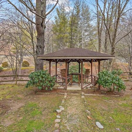 Вілла Picturesque Riverside Cabin With Fireplace And Porch Блоуінг-Рок Екстер'єр фото